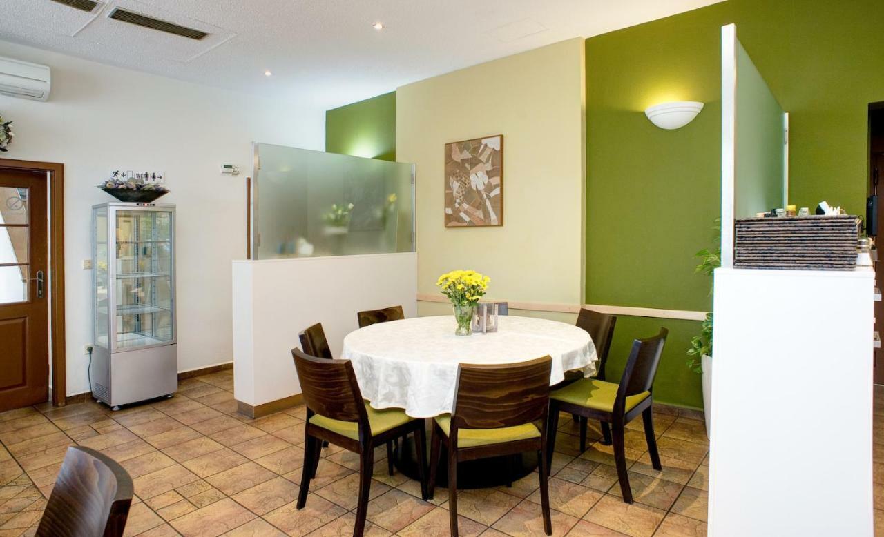 Pension Pegast Ceske Budejovice Exterior foto